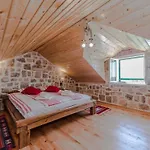 Lipa Mit Schwimmbad By Interhome Dom wakacyjny *