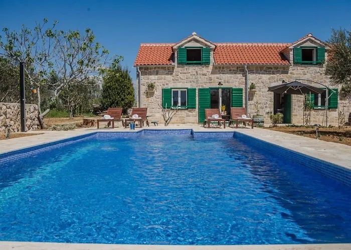 Lipa Mit Schwimmbad By Interhome * بريفلاكا
