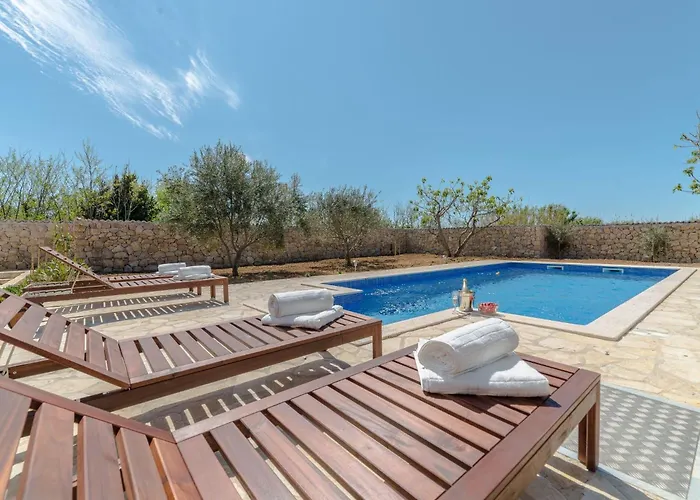 펜션 Lipa Mit Schwimmbad By Interhome 프리블라카