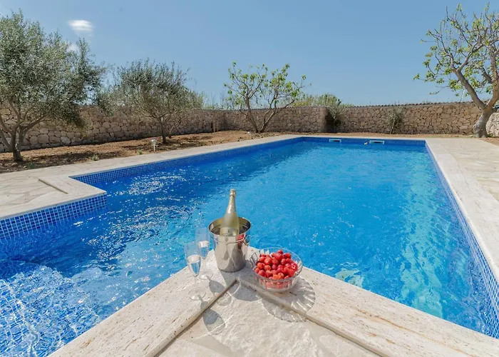 بيت للعطل Lipa Mit Schwimmbad By Interhome