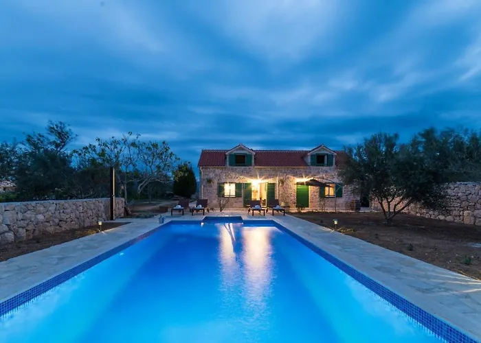 Lipa Mit Schwimmbad By Interhome