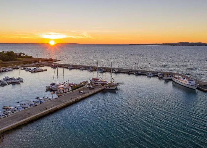 Lipa Mit Schwimmbad By Interhome