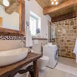 Holiday home Lipa Mit Schwimmbad By Interhome