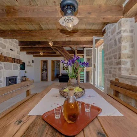 Holiday home Lipa Mit Schwimmbad By Interhome
