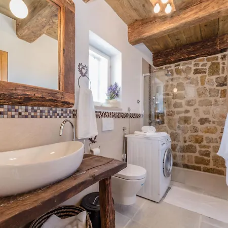 Holiday home Lipa Mit Schwimmbad By Interhome