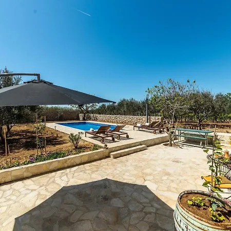 Lipa Mit Schwimmbad By Interhome Holiday home Privlaka (Zadar)